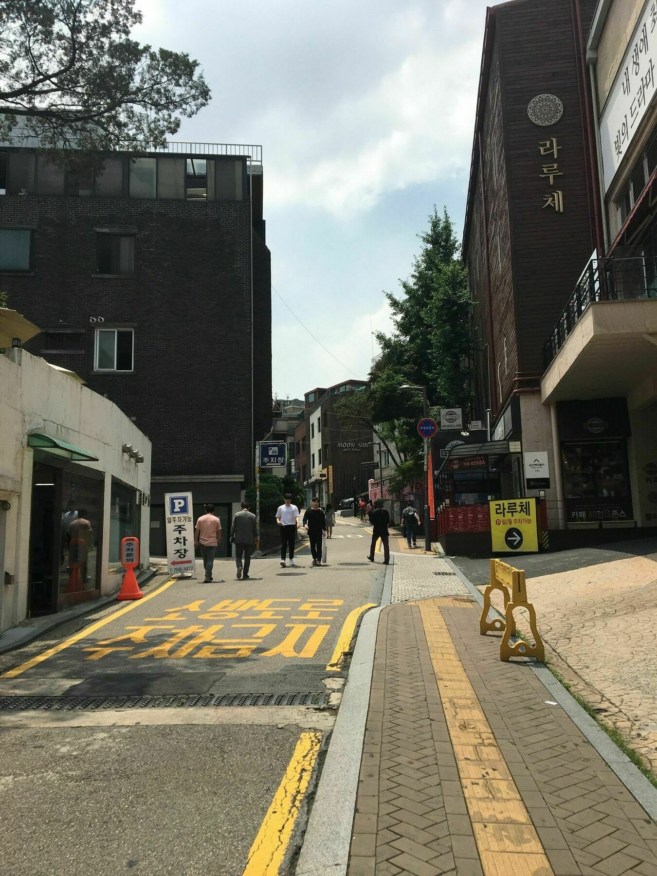 Myeong-Dong Good Stay Seoul Exteriör bild